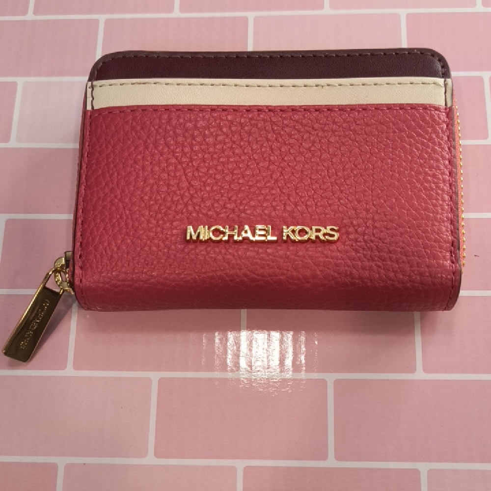 Michael Kors Jet Set Travel Red and Cream Leather Compact Zip Around Wallet, NWT